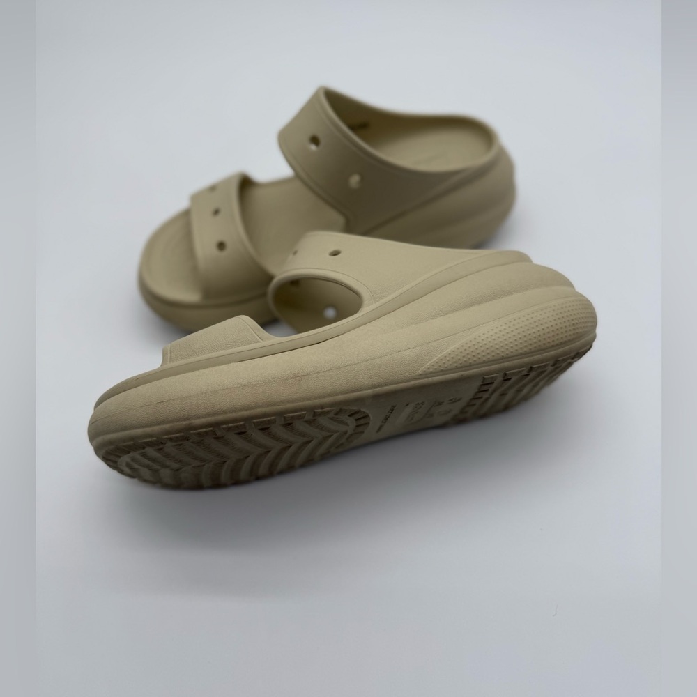 Crocs Classic Crush Platform Sandals Bone Color Sz. W 9 / M 7 - Picture 7 of 15